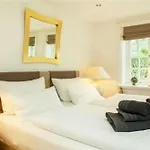 Luxurioeses Apartment In Reetdachhaus